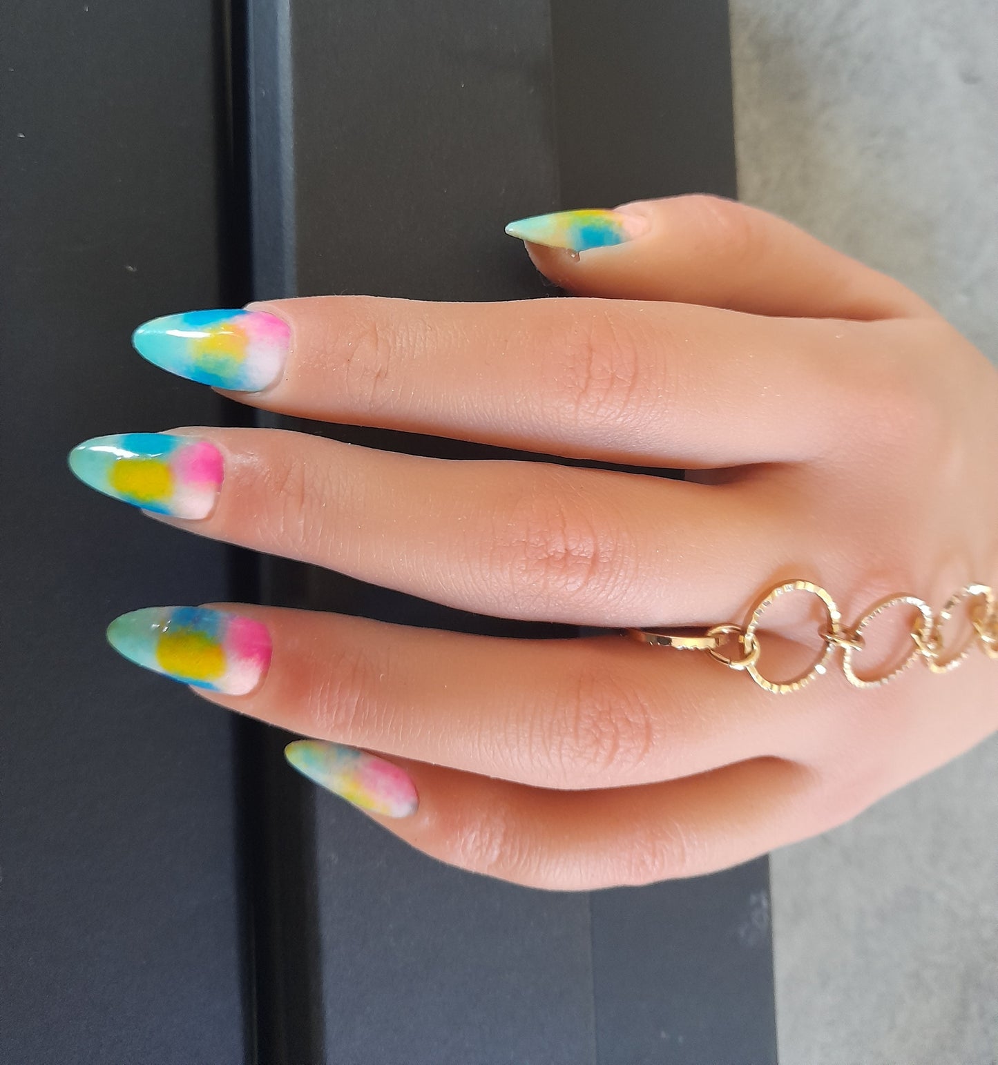 Ongles multicolorà presser