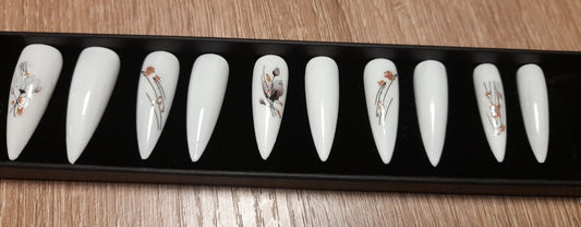 Ongles à presser.Coffret de 12 ongles Blanc floral abstrait
